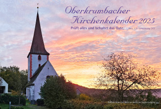 Die Oberkrumbacher Margaretenkirche und dahinter geht die Sonne auf